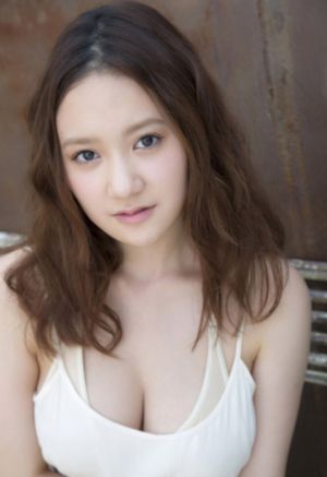 丝袜美女办公室床亲吻视频_超清在线播放观看