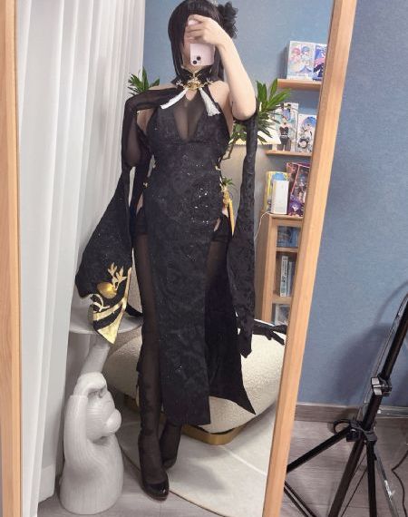 好朋友的母亲中字幕_JVID性感写真