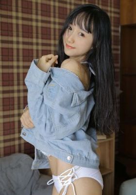 把皇上摁在龙椅上做臣子的典故_国产剧完整版观看