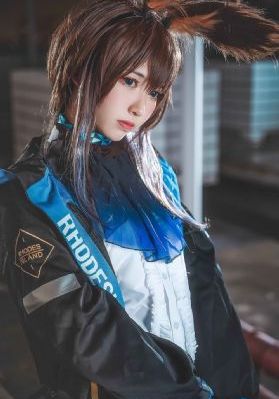 美人妻在帐篷内被三老头中出_1080P手机免费观看完整